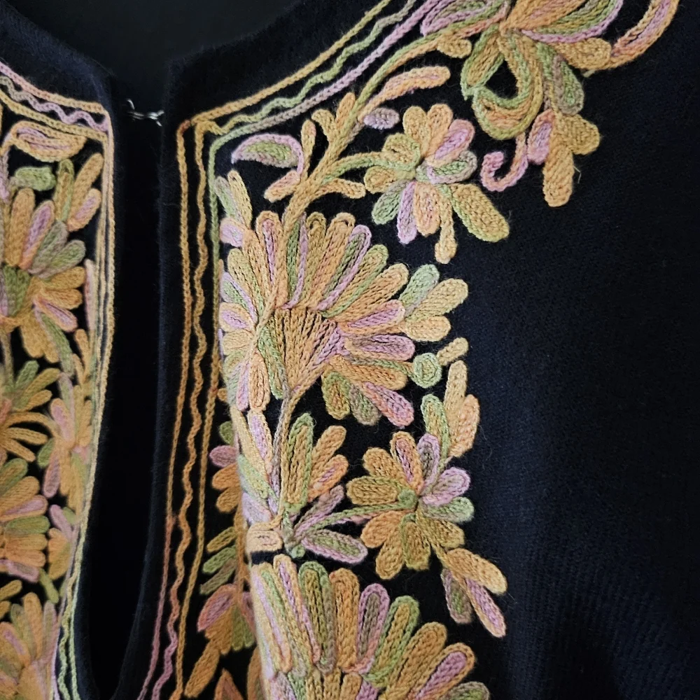 Embroidered Poncho Black Boho Fringe Hem Oversized Festival Top Bohemian Artsy - Picture 8 of 14